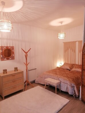 1 غرفة نوم وسرير سفر وواي فاي مجانًا وملاءات أسرّة