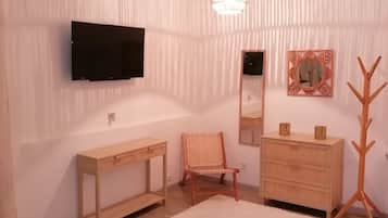 1 bedroom, travel cot, free WiFi, bed sheets