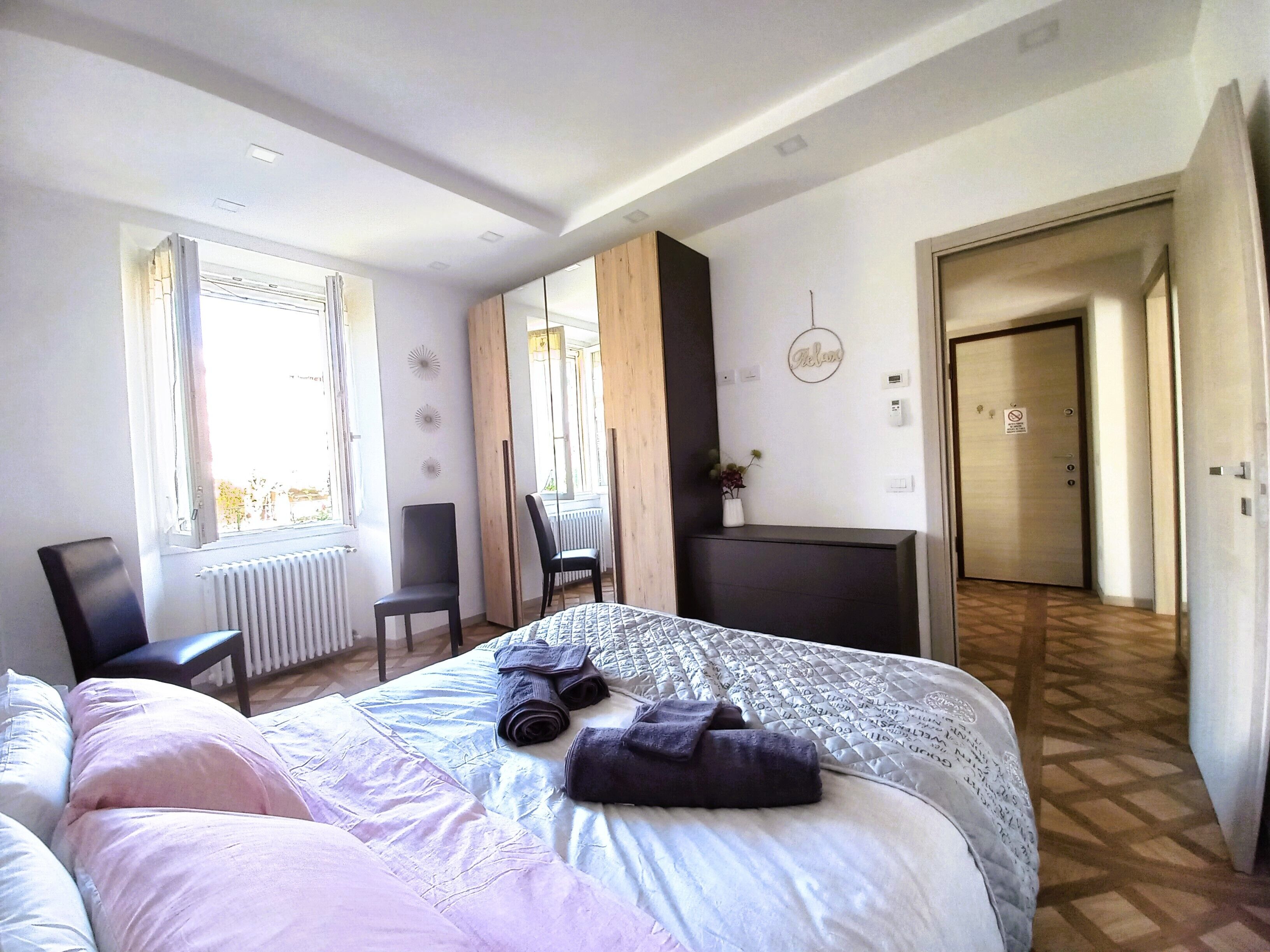 1 chambre, fer et planche à repasser, Wi-Fi gratuit, draps fournis