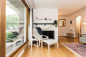 Interior - Dreamy Downtown Home - One block to Golf Course!- Firepit! (Colorado Springs)