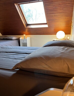 4 chambres, fer et planche à repasser, Wi-Fi, draps fournis