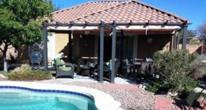 Upscale But Cozy Beach Retreat In The Desert Near Phoenix With Private Pool