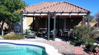 Upscale But Cozy Beach Retreat In The Desert Near Phoenix With Private Pool