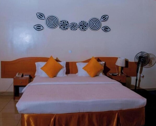 1 室のベッドルーム、WiFi