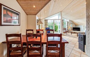 Dining - Gorgeous home in Henne with kitchen (Henne)