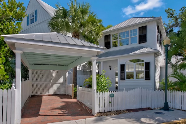 100 Admirals Lane