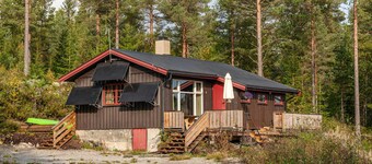 Awesome home in Setskog with lake view