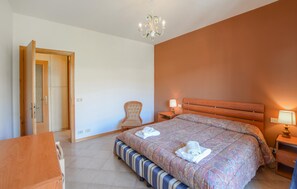 1 habitación, cuna de viaje, wifi gratis y ropa de cama 