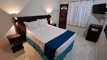 Minibar, in-room safe, individually decorated, individually furnished