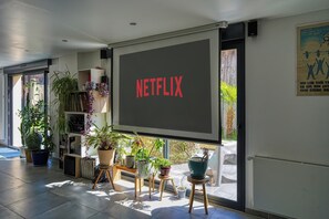 Interior - Modern house with large private garden. Ideal location for the Olympic Games ! (Le Mesnil-Saint-Denis)