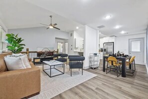 Living area - The Suite Escape; Luxe- Modern Living in Metro Atl

 (Decatur)