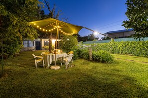 屋外ダイニングエリア