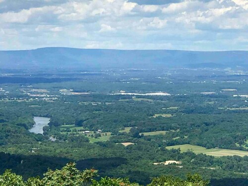 Beau Ridge Cabin (Little Cabin with a big view)