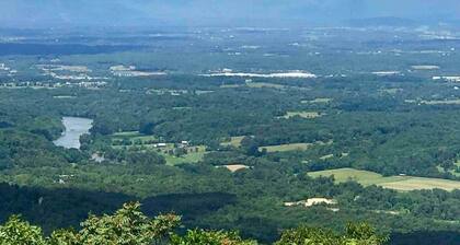 Beau Ridge Cabin (Little Cabin with a big view)