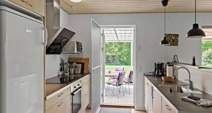 Pet friendly home in Farsø with kitchen