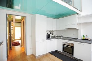 Refrigerador, horno, parrilla de estufa y lavavajillas 