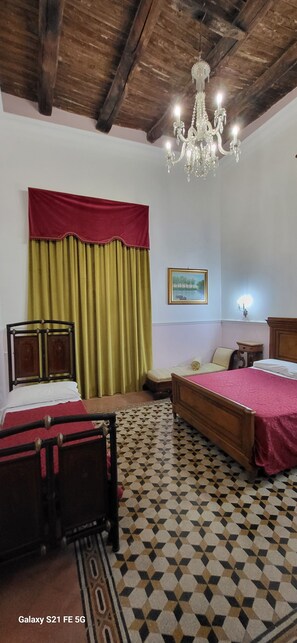 3 bedrooms, desk, free WiFi, bed sheets