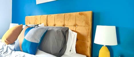 4 bedrooms, desk, iron/ironing board, free WiFi