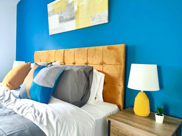 4 Schlafzimmer, Schreibtisch, Bügeleisen/Bügelbrett, kostenloses WLAN