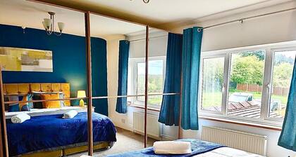 4BR Free Parking Wi-Fi Wakefield, Long Stays, close to Pinderfields Hospital