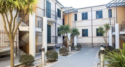 S338 - Sirolo, delightful three-room apartment with small terrace