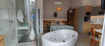 Esquina Brotense Apartamento Romântico na Margem do Rio no Parque dos Saltos