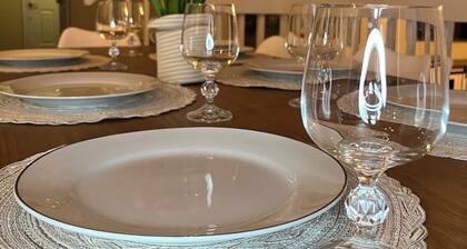 Upscale Dreamy Retreat! #1 Overall Pick! Cozy King beds+WiFi+Amazing Backyard