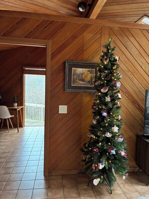 Interior - December openings! Stunning Midcentury modern home-sleeps 14! 24 private acres (Menlo)