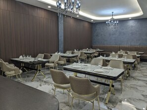 Restaurant - MirOtel (Shymkent)