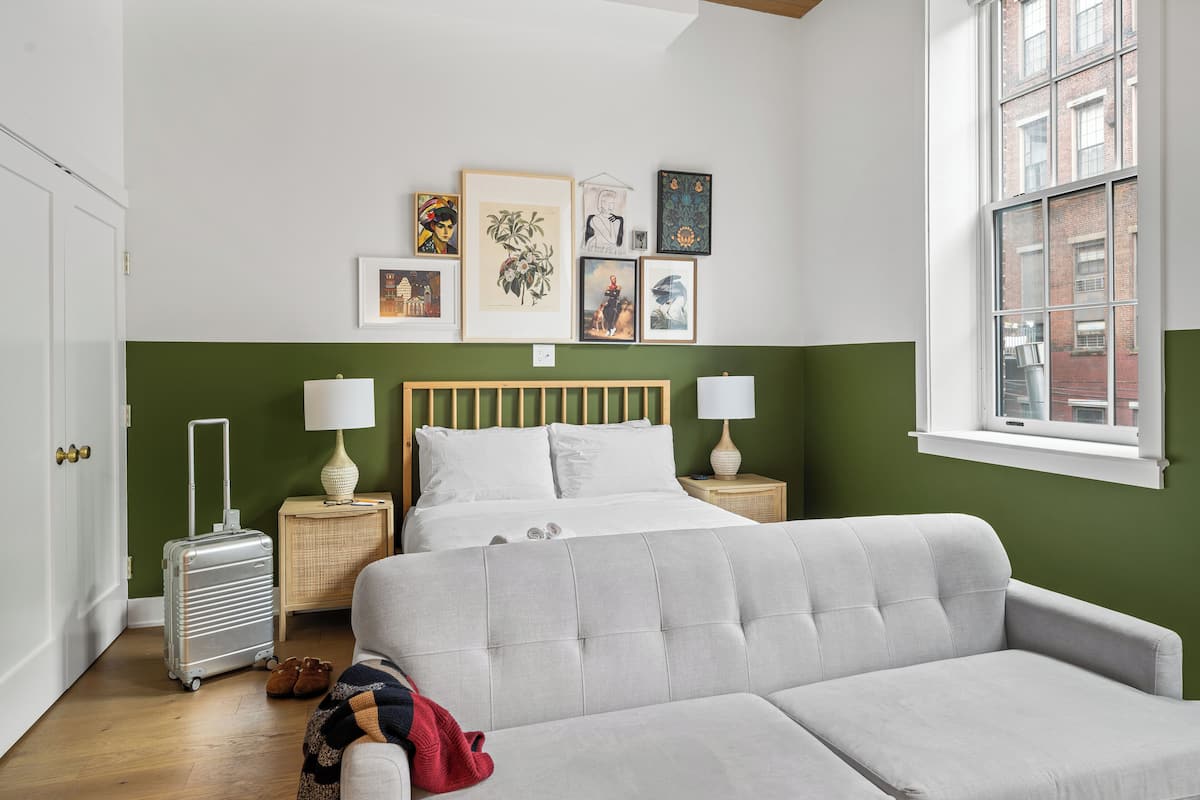 Studio, 1 Queen-Bett, zum Innenhof hin