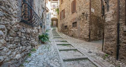 Lovely home in Otricoli with kitchen