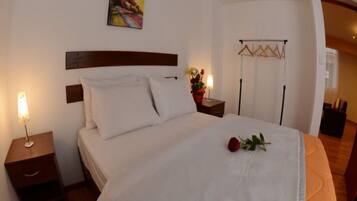 2 bedrooms, WiFi, bed sheets