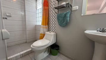 淋浴設備、風筒、提供毛巾、番梘