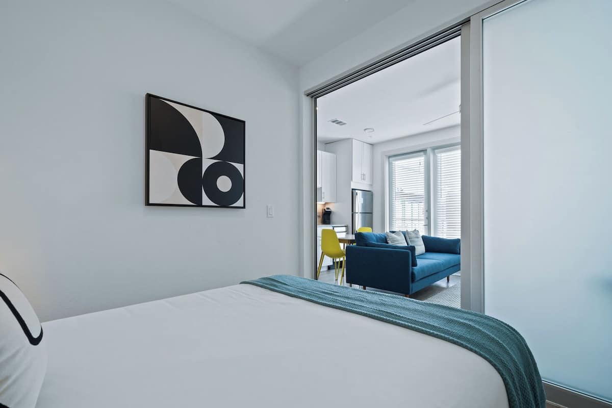 2 bedrooms, laptop workspace, iron/ironing board, free WiFi