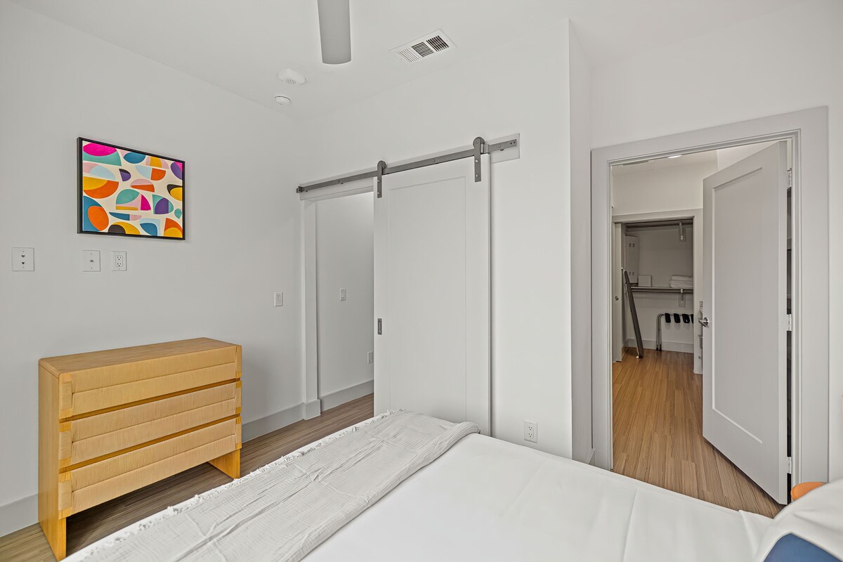 Photo 181 of Placemakr Downtown Austin
