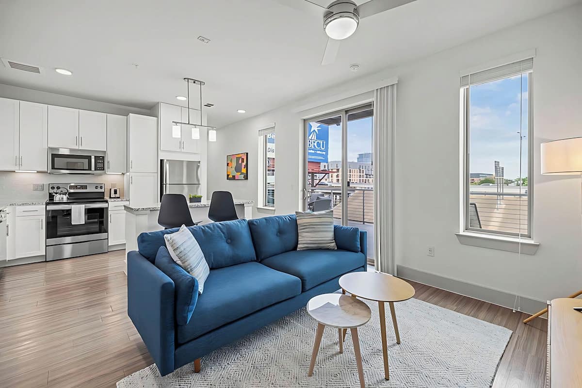 Premium-Apartment, Balkon | Wohnbereich