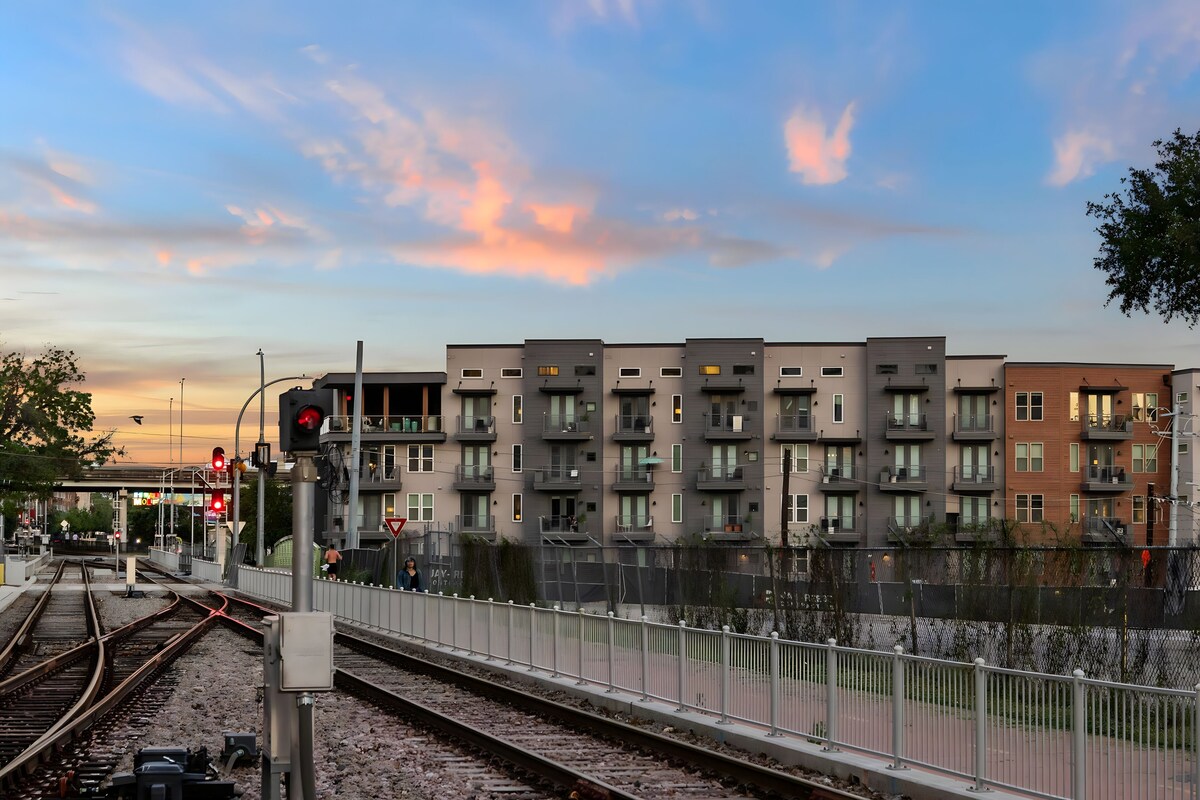 Photo 75 of Placemakr Downtown Austin