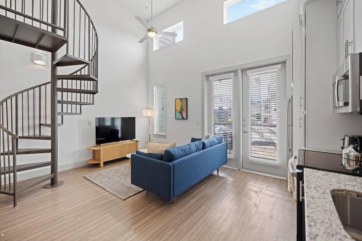 Studio, Balkon (+ Laundry) | Wohnbereich