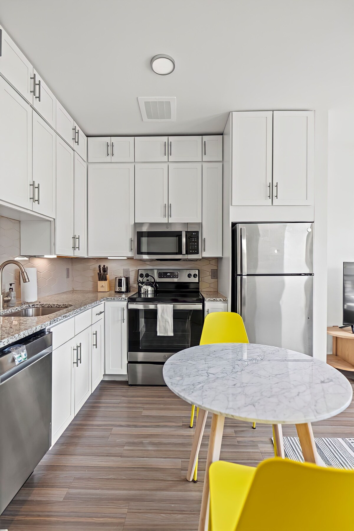Photo 161 of Placemakr Downtown Austin