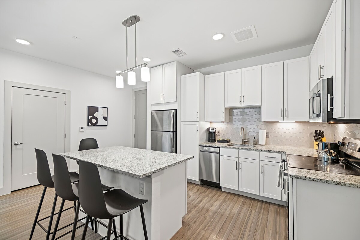 Photo 84 of Placemakr Downtown Austin