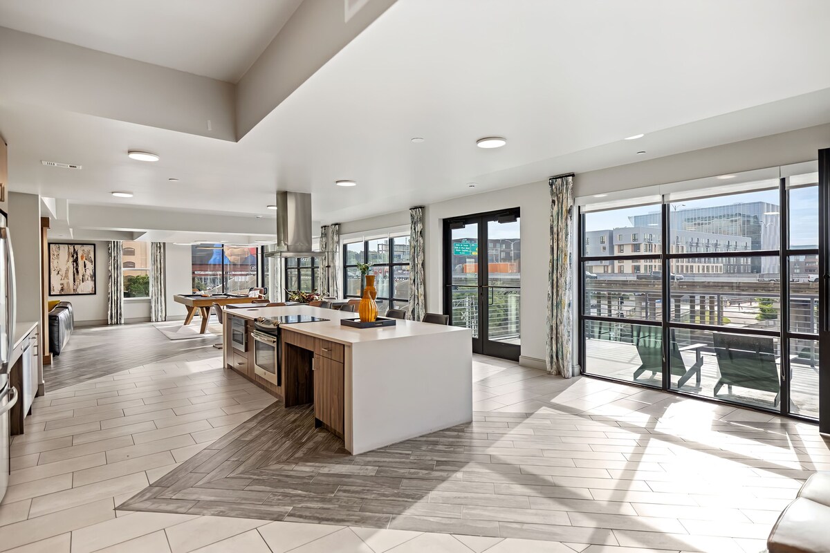 Photo 42 of Placemakr Downtown Austin