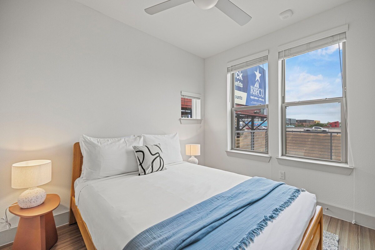 Photo 103 of Placemakr Downtown Austin
