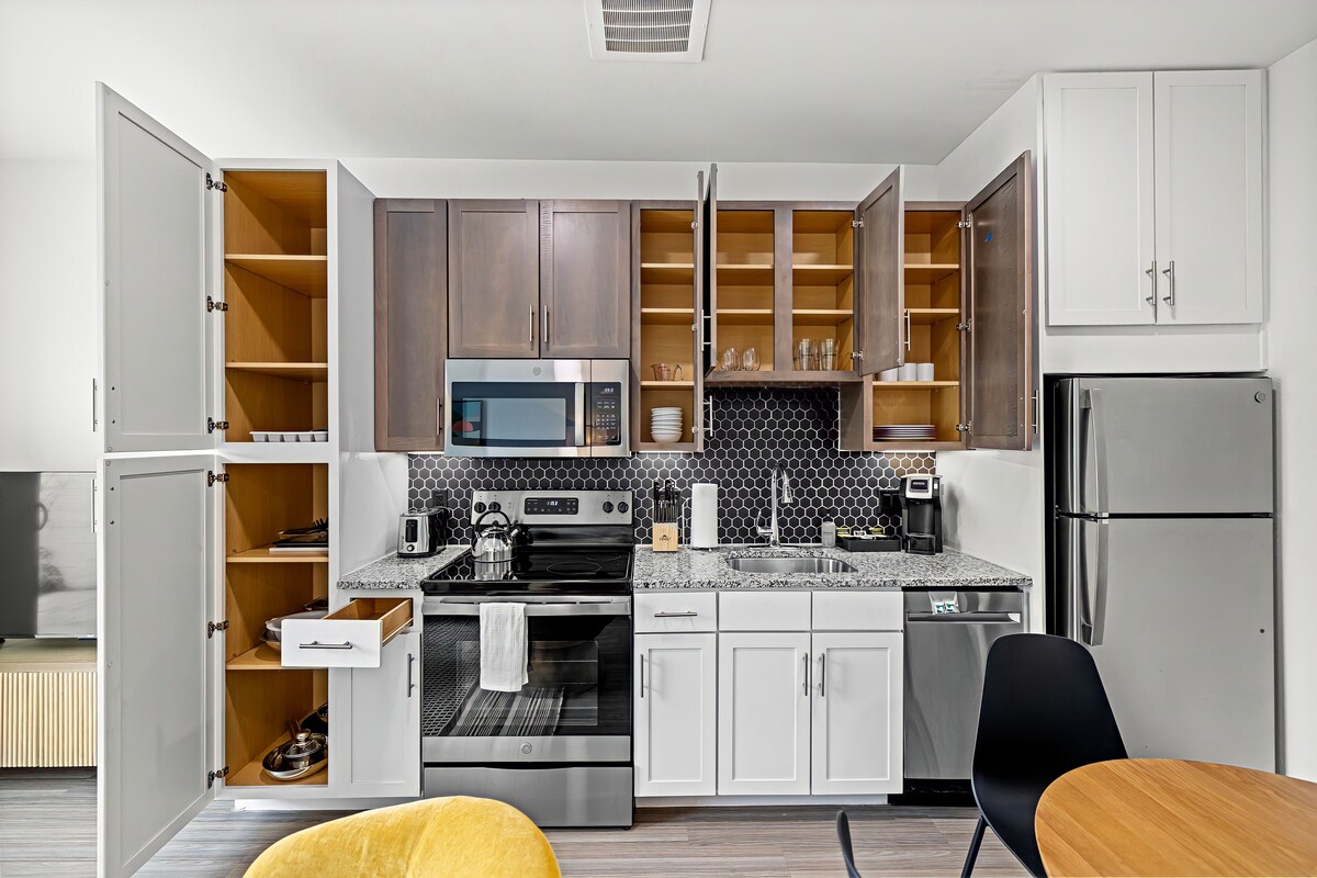 Photo 85 of Placemakr Downtown Austin