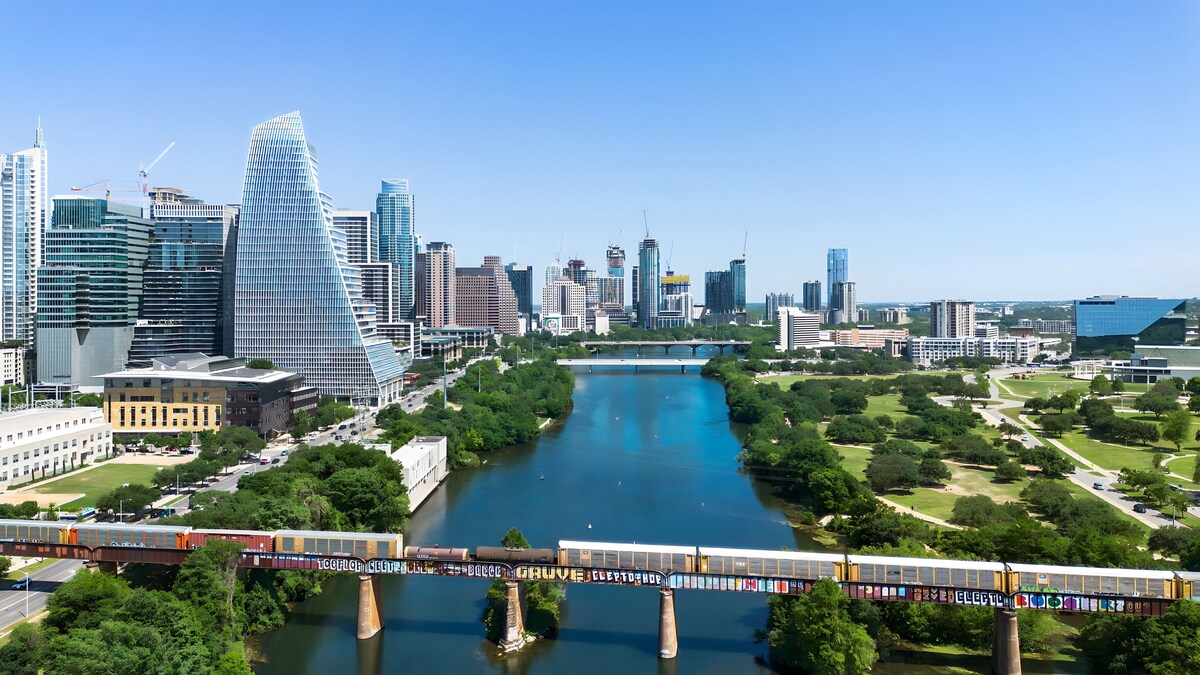 Photo 59 of Placemakr Downtown Austin
