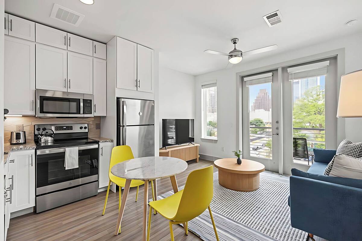 Premium-Studio, Balkon | Wohnbereich