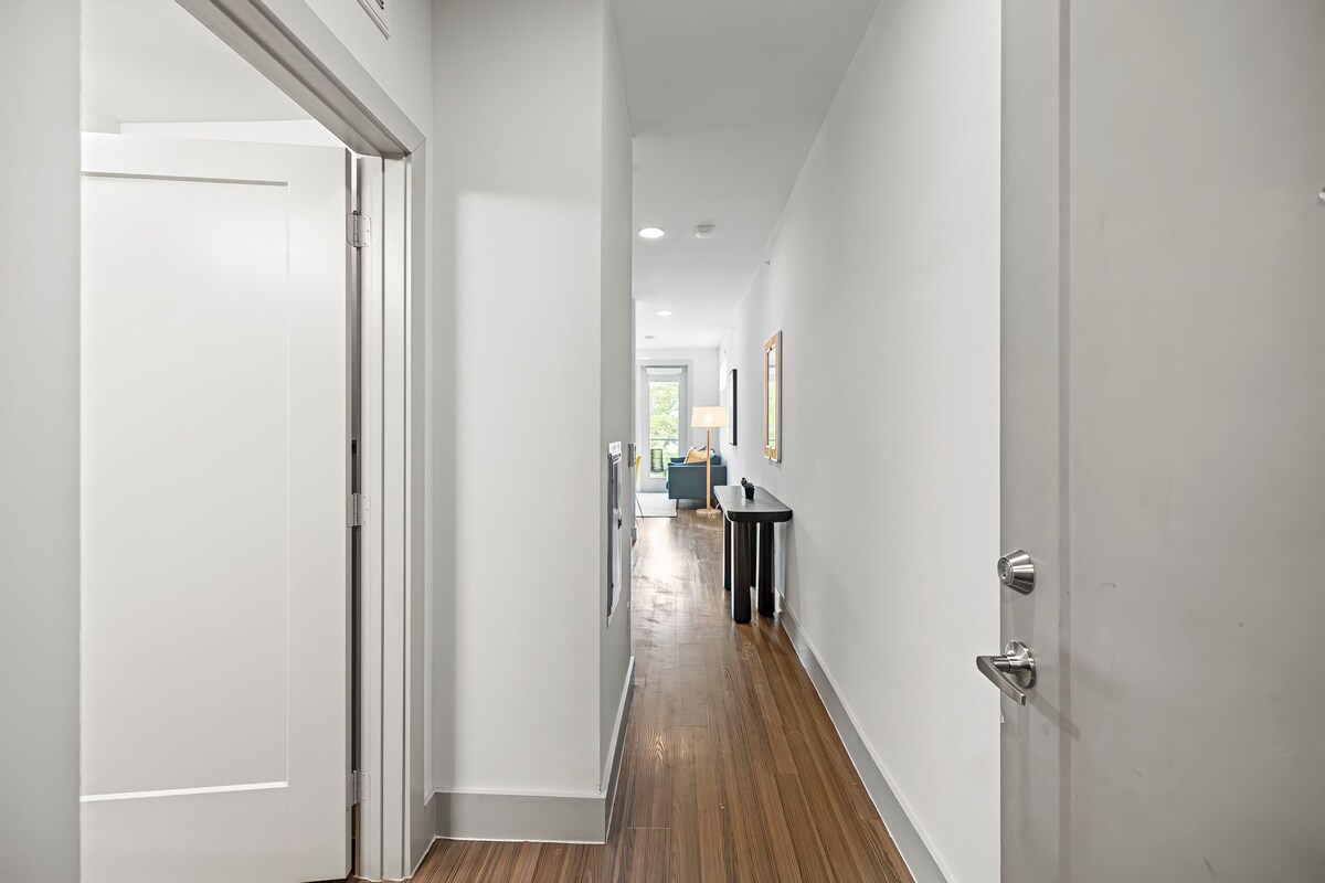 Photo 241 of Placemakr Downtown Austin