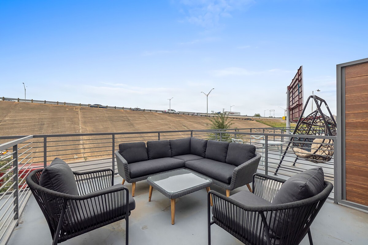 Photo 81 of Placemakr Downtown Austin