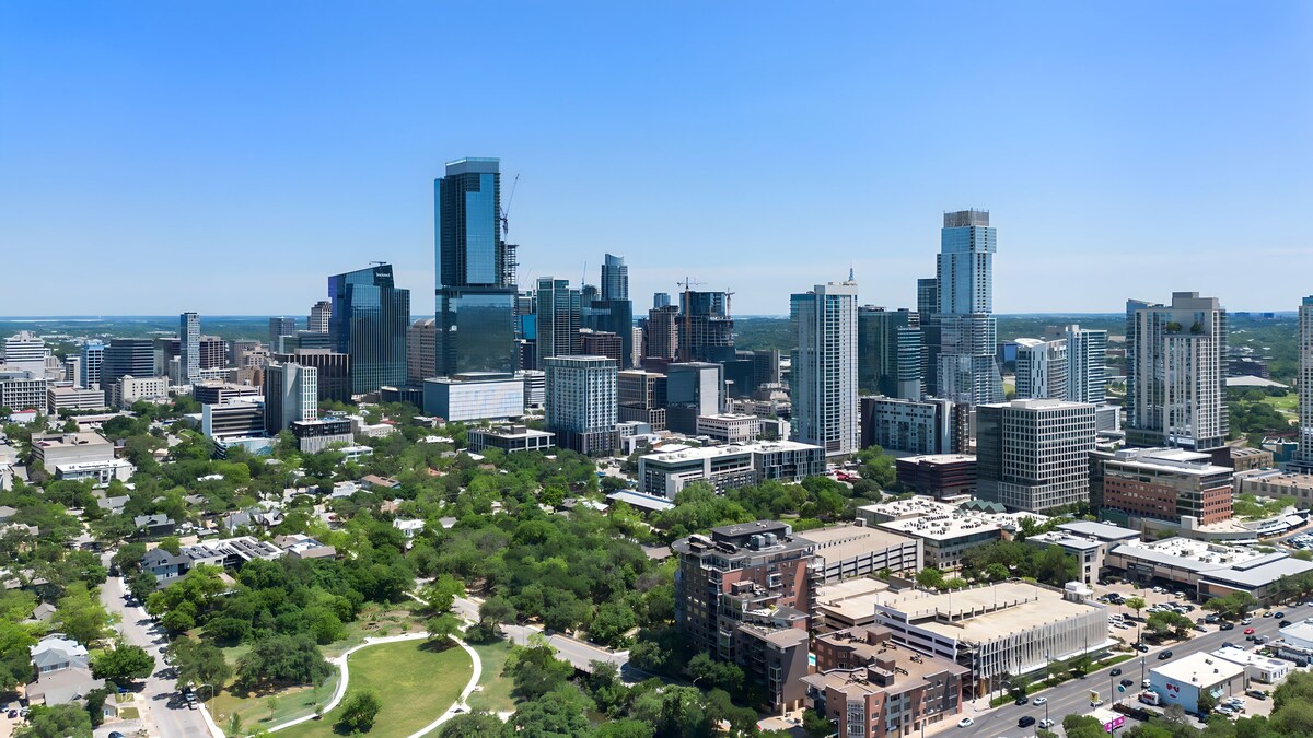 Photo 95 of Placemakr Downtown Austin