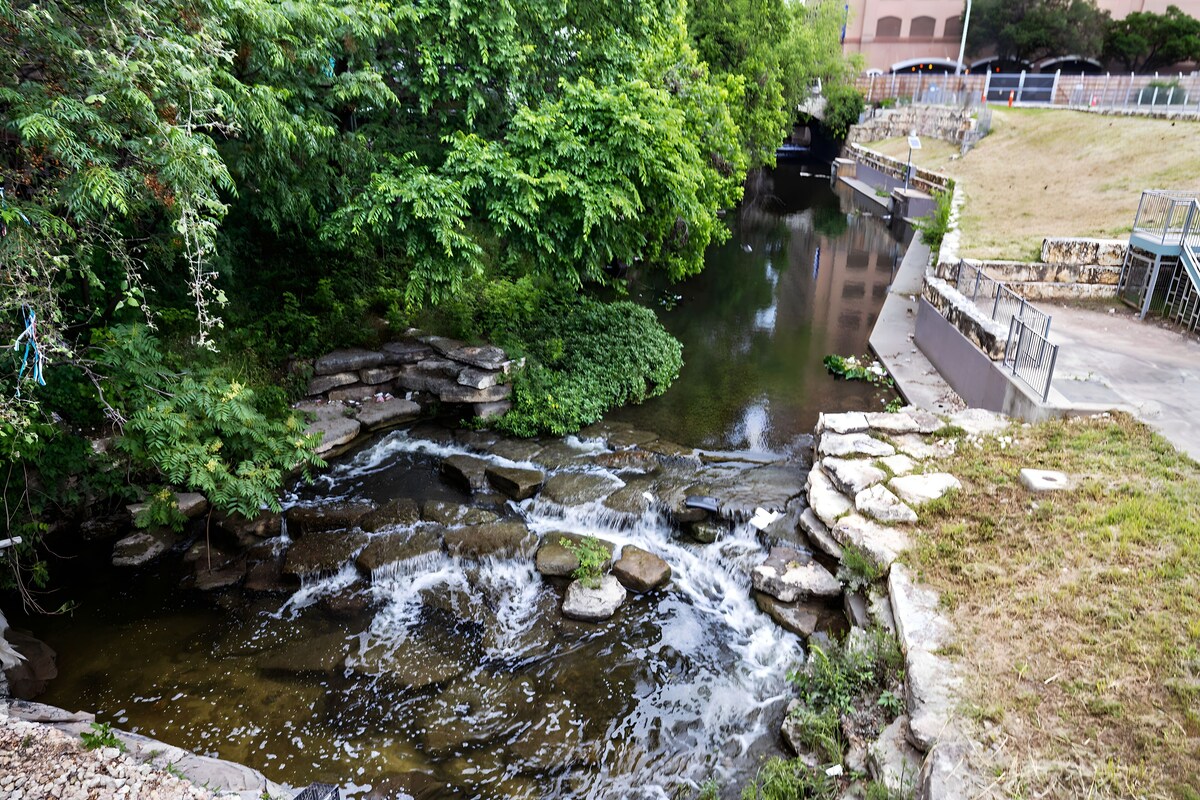 Photo 286 of Placemakr Downtown Austin