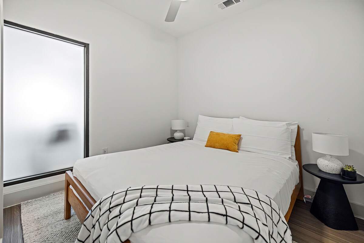 Photo 180 of Placemakr Downtown Austin